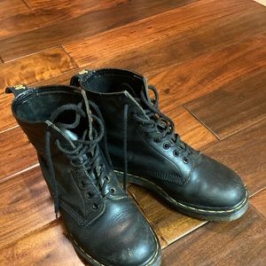 Authentic made in England Dr. Martens. Woman’s UK 6 (fits 7/7.5 US)